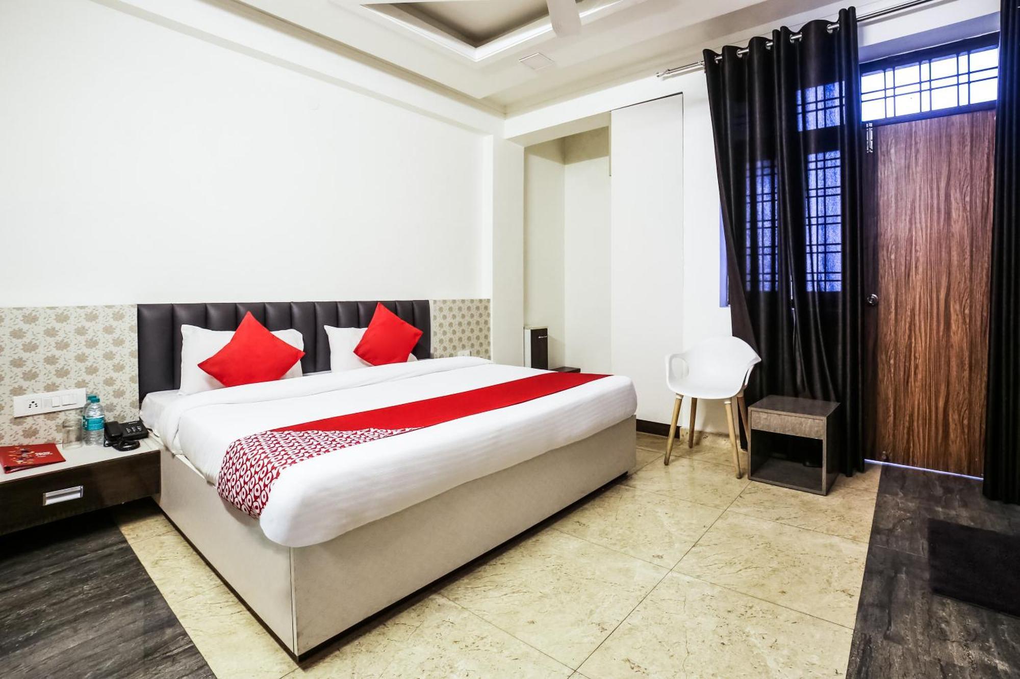 Super Hotel O The Nest Gms Rd Ντεχραντούν Εξωτερικό φωτογραφία